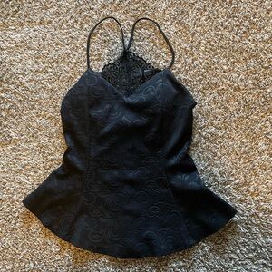 Sleeveless patterned women’s blouse